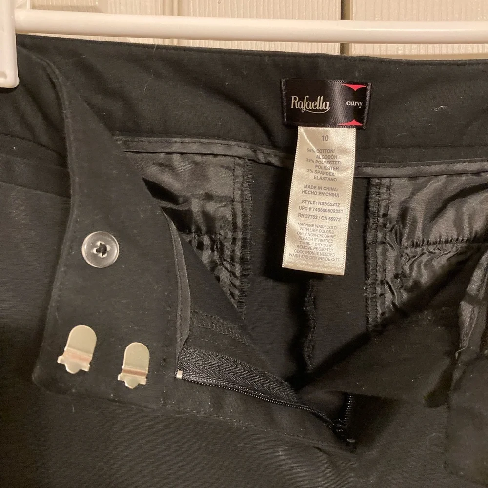 Rafaella curvy Black Capri with accents on leg size 10 - Picture 5 of 6